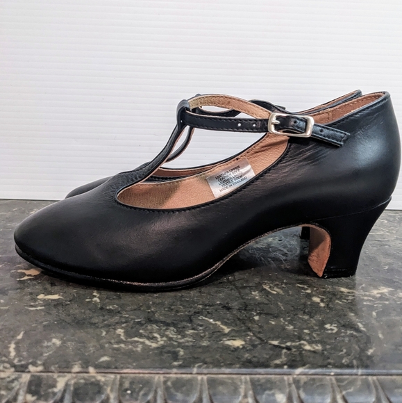 Bloch T-strap 5.5 NWT Black - Picture 2 of 7